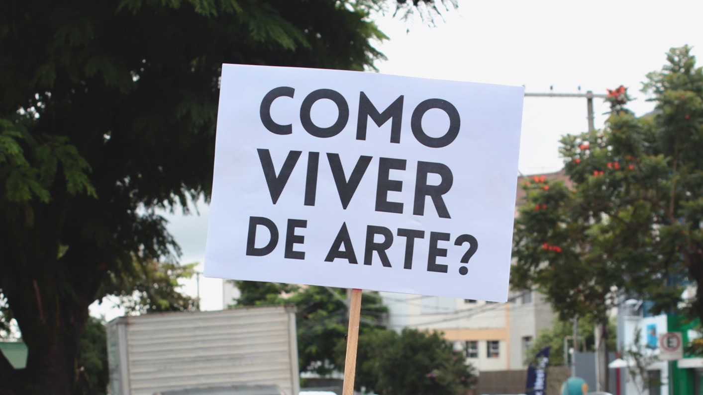 Como viver de arte? – Exposição com curadoria de Anna Karina Bartolomeu e Patrícia Azevedo